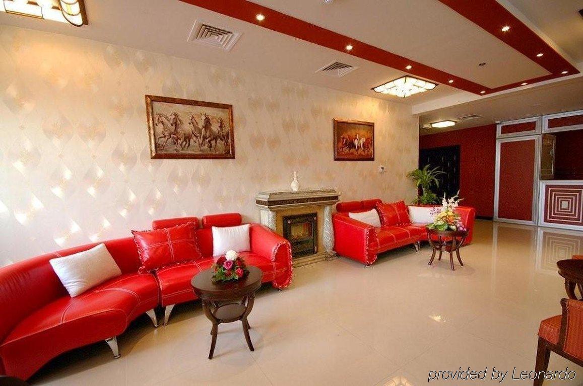 דובאי Golden Square Hotel Apartments מראה חיצוני תמונה