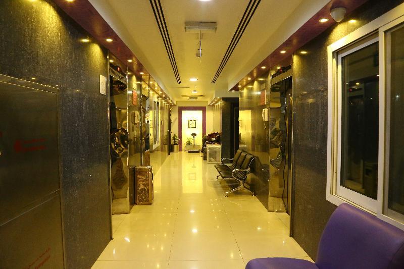 דובאי Golden Square Hotel Apartments מראה חיצוני תמונה
