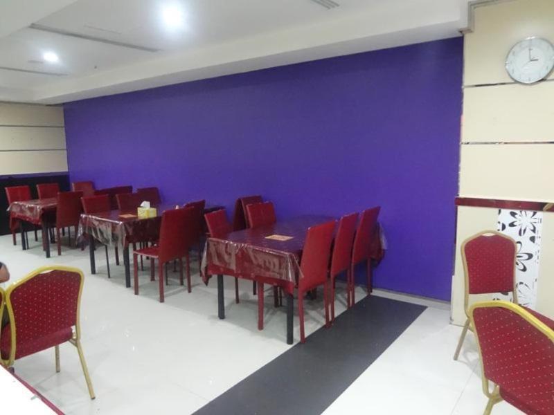 דובאי Golden Square Hotel Apartments מראה חיצוני תמונה