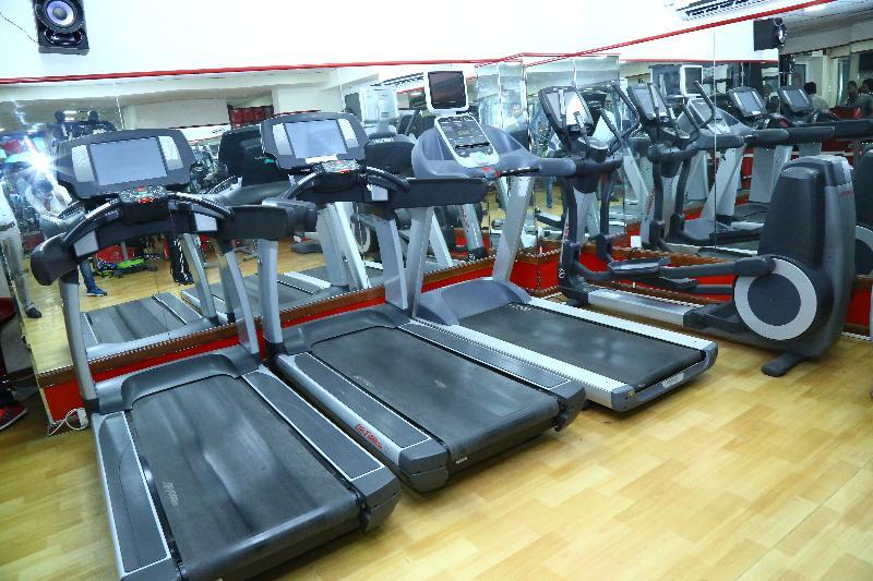 דובאי Golden Square Hotel Apartments מראה חיצוני תמונה