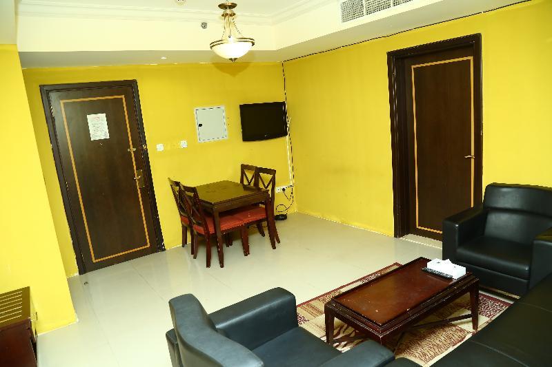 דובאי Golden Square Hotel Apartments מראה חיצוני תמונה