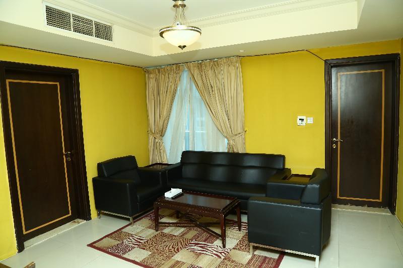 דובאי Golden Square Hotel Apartments מראה חיצוני תמונה