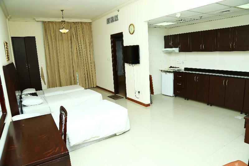 דובאי Golden Square Hotel Apartments מראה חיצוני תמונה