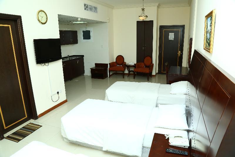 דובאי Golden Square Hotel Apartments מראה חיצוני תמונה