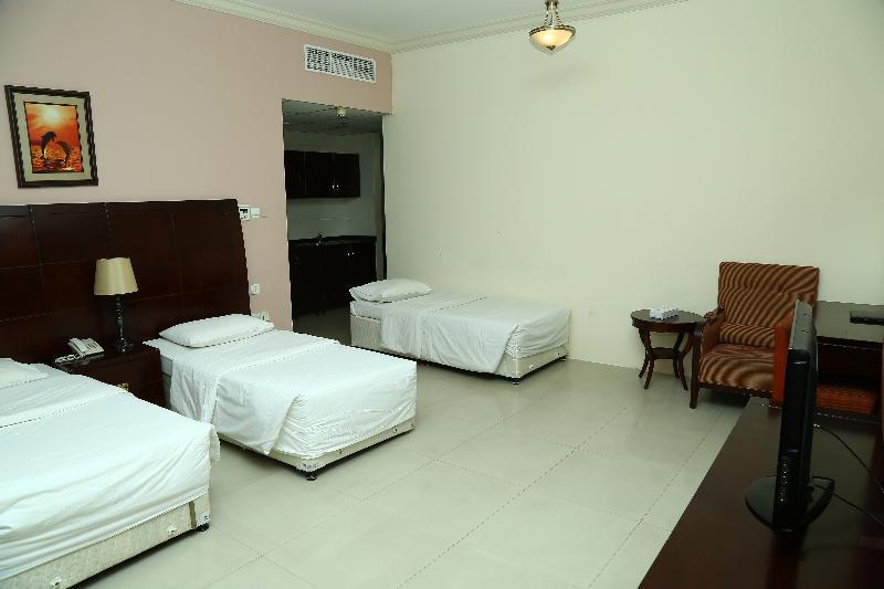 דובאי Golden Square Hotel Apartments מראה חיצוני תמונה