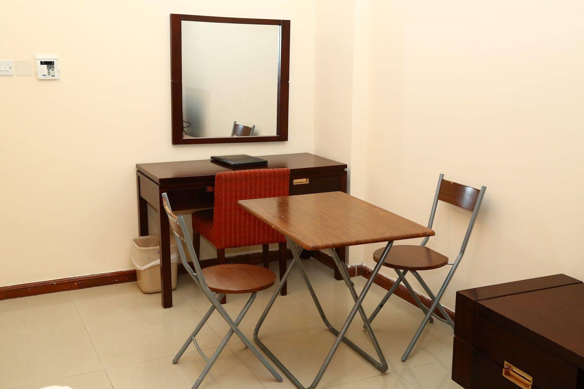 דובאי Golden Square Hotel Apartments מראה חיצוני תמונה