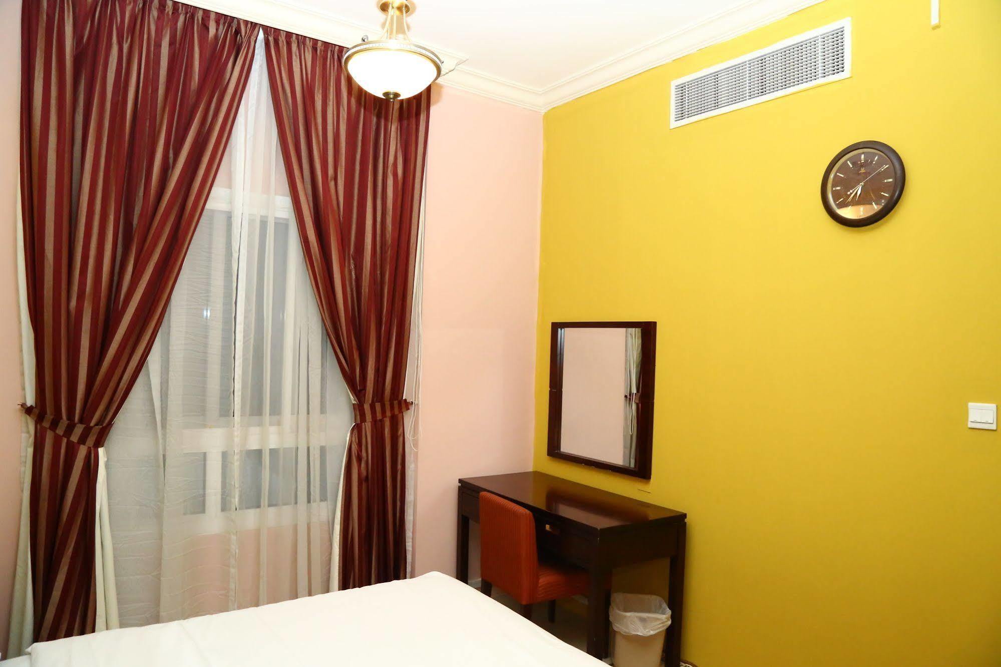 דובאי Golden Square Hotel Apartments מראה חיצוני תמונה