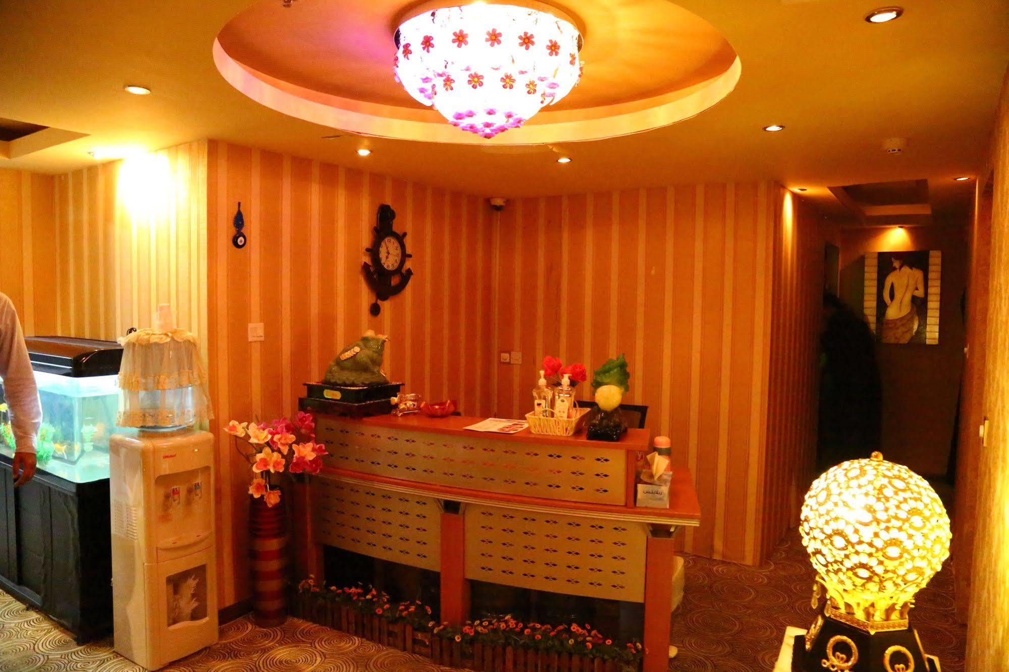 דובאי Golden Square Hotel Apartments מראה חיצוני תמונה