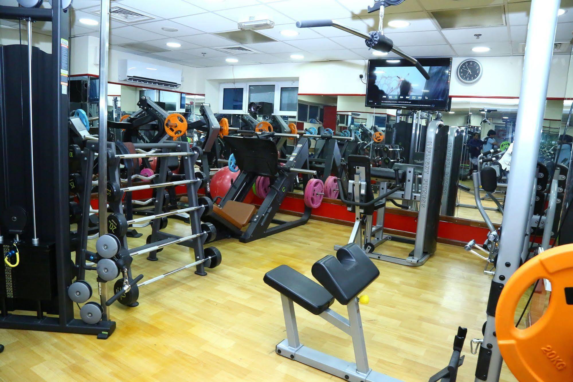 דובאי Golden Square Hotel Apartments מראה חיצוני תמונה