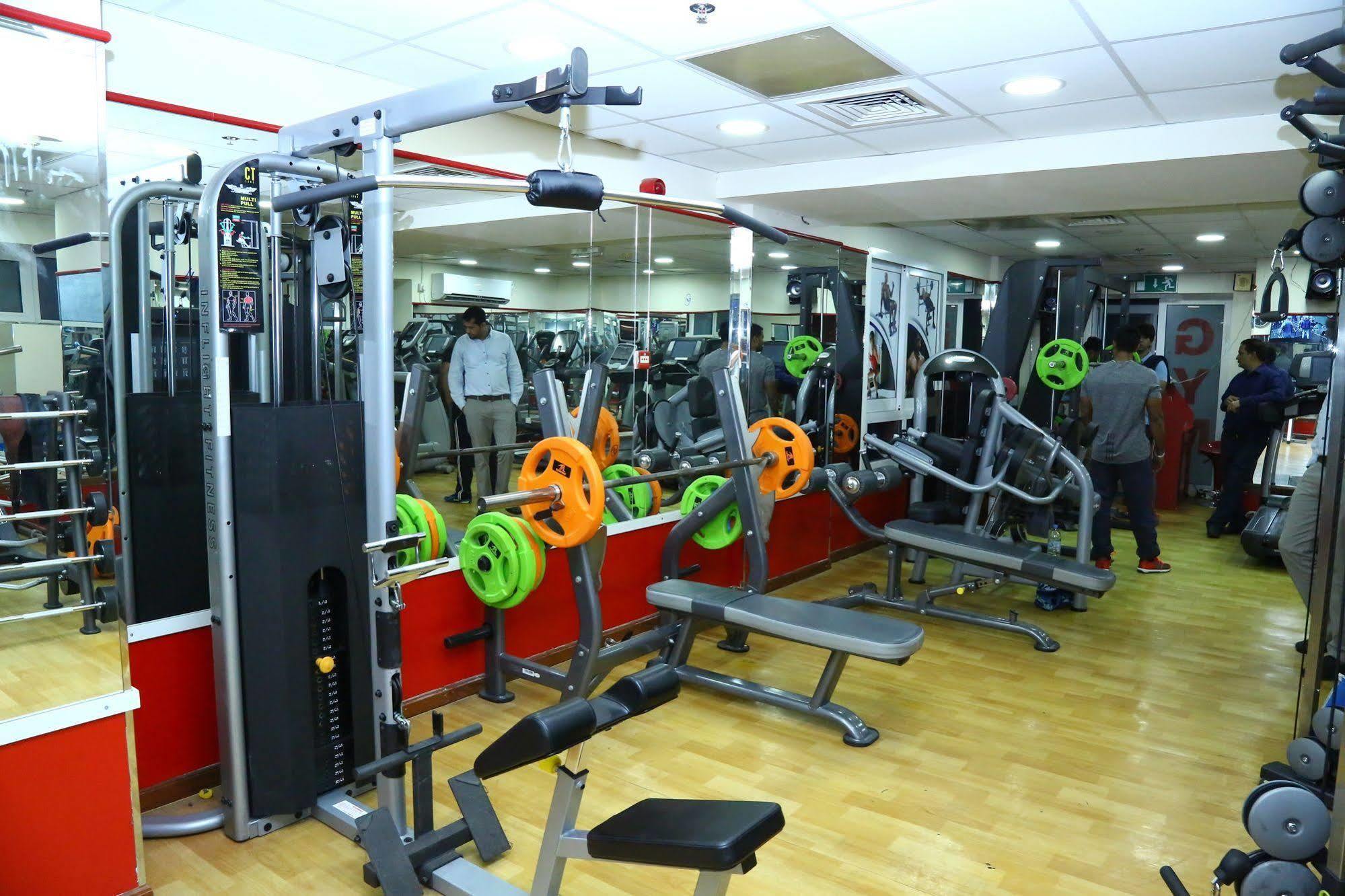 דובאי Golden Square Hotel Apartments מראה חיצוני תמונה