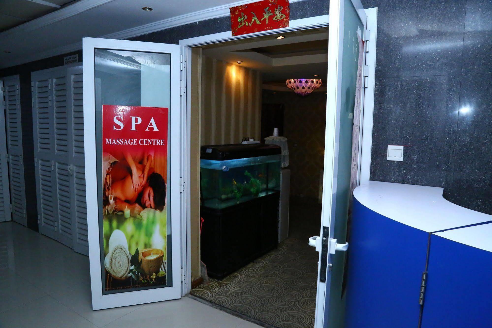 דובאי Golden Square Hotel Apartments מראה חיצוני תמונה